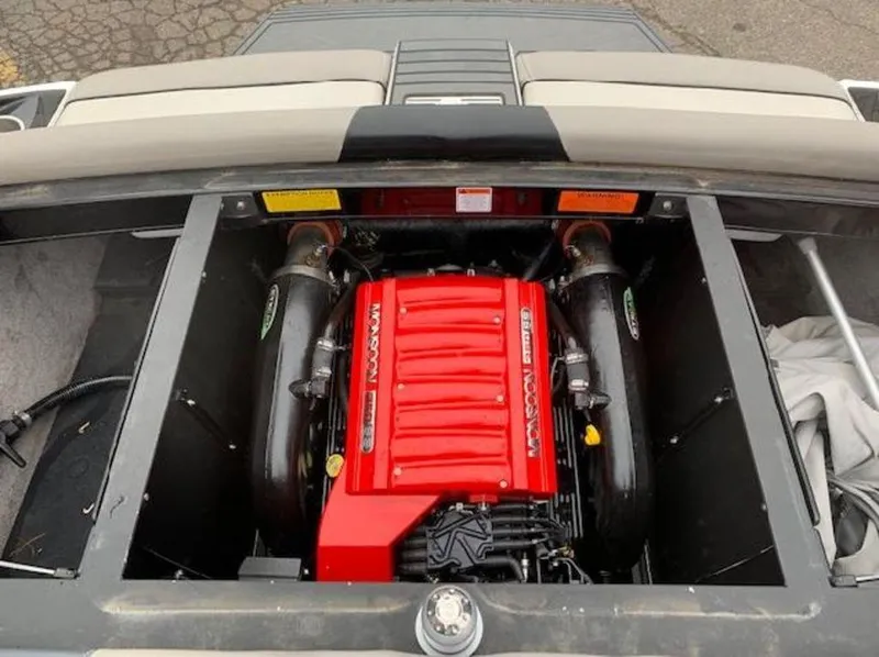 Slide: The Image of Malibu Wakesetter 22VLX 2015 - 10