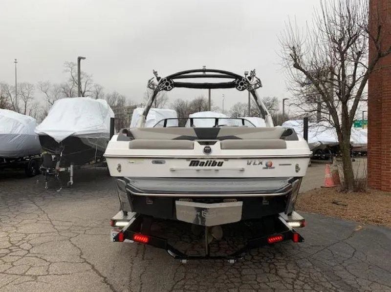Slide: The Image of Malibu Wakesetter 22VLX 2015 - 14