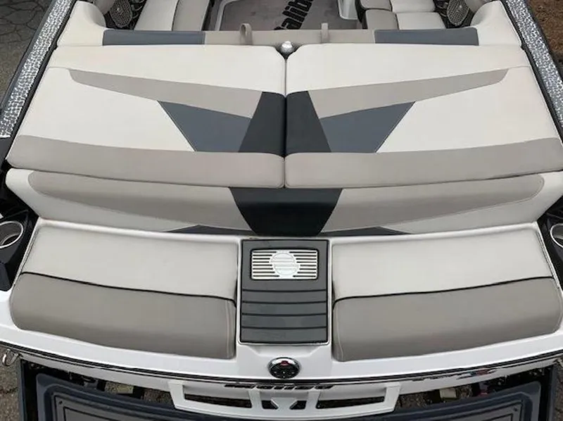 Slide: The Image of Malibu Wakesetter 22VLX 2015 - 15
