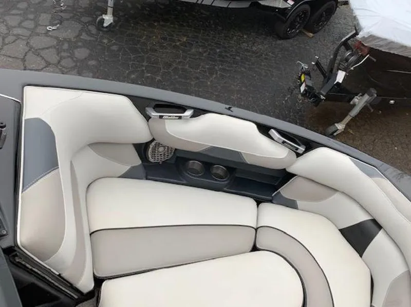 Slide: The Image of Malibu Wakesetter 22VLX 2015 - 16