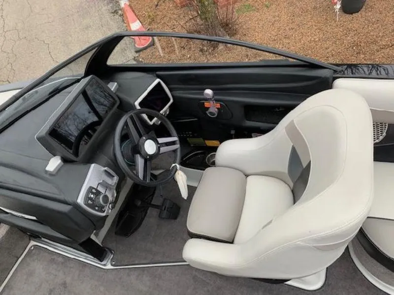 Slide: The Image of Malibu Wakesetter 22VLX 2015 - 18