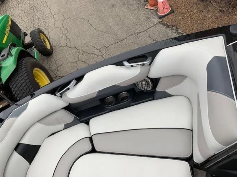 Slide: The Image of Malibu Wakesetter 22VLX 2015 - 19