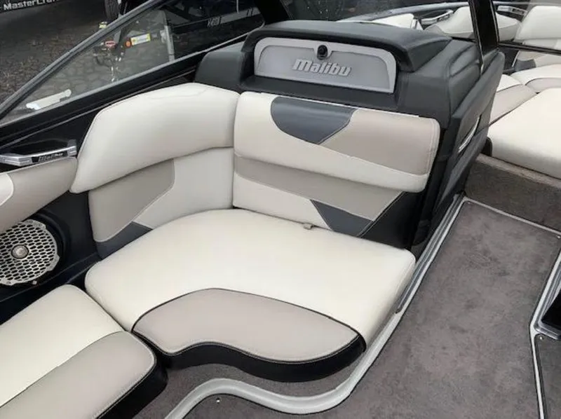 Slide: The Image of Malibu Wakesetter 22VLX 2015 - 3