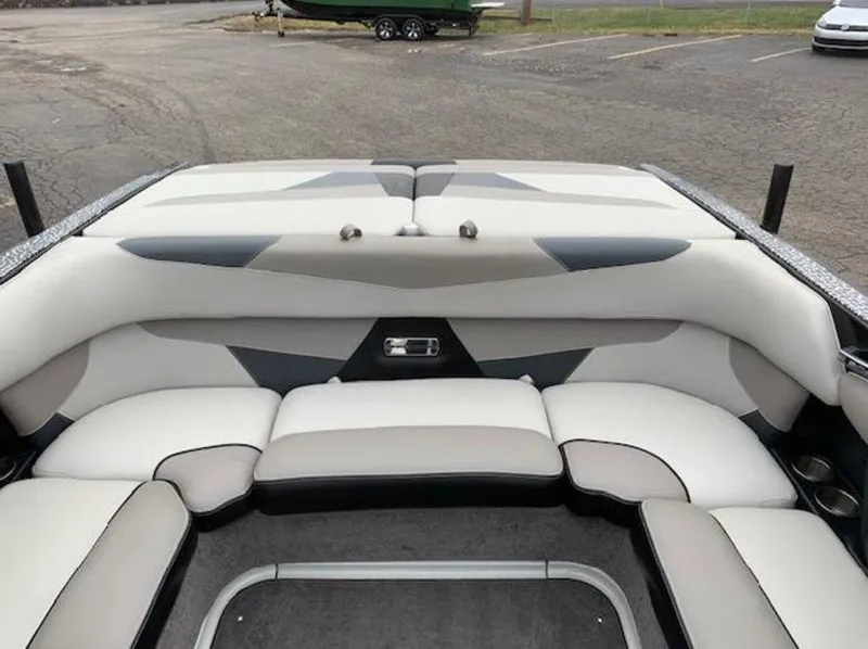 Slide: The Image of Malibu Wakesetter 22VLX 2015 - 6