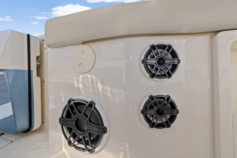 Slide: The Image of Boston Whaler 380 Outrage 2024 - 16