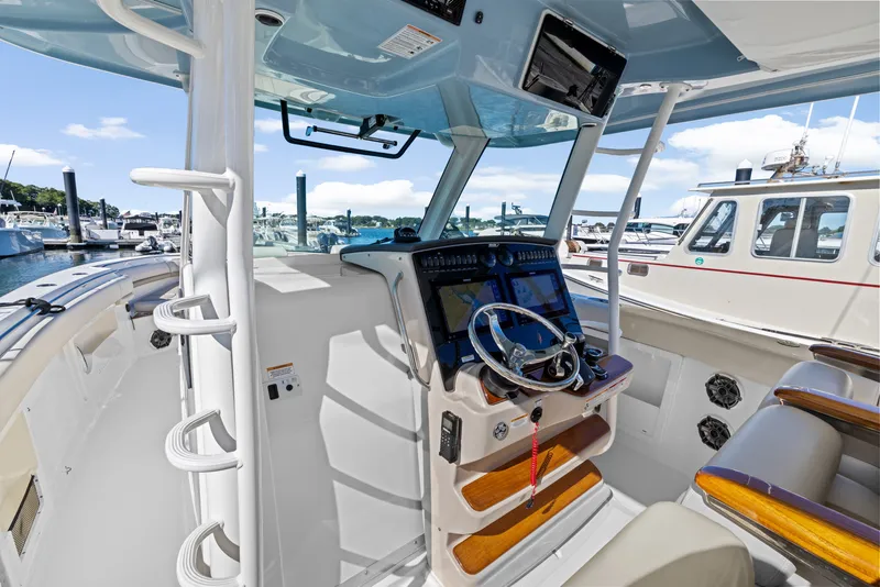 Slide: The Image of Boston Whaler 380 Outrage 2024 - 20