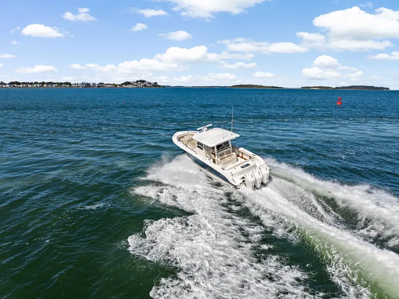 Slide: The Image of Boston Whaler 380 Outrage 2024 - 51