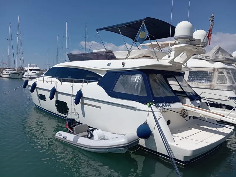 The Image of Ferretti 560 2010 - 0