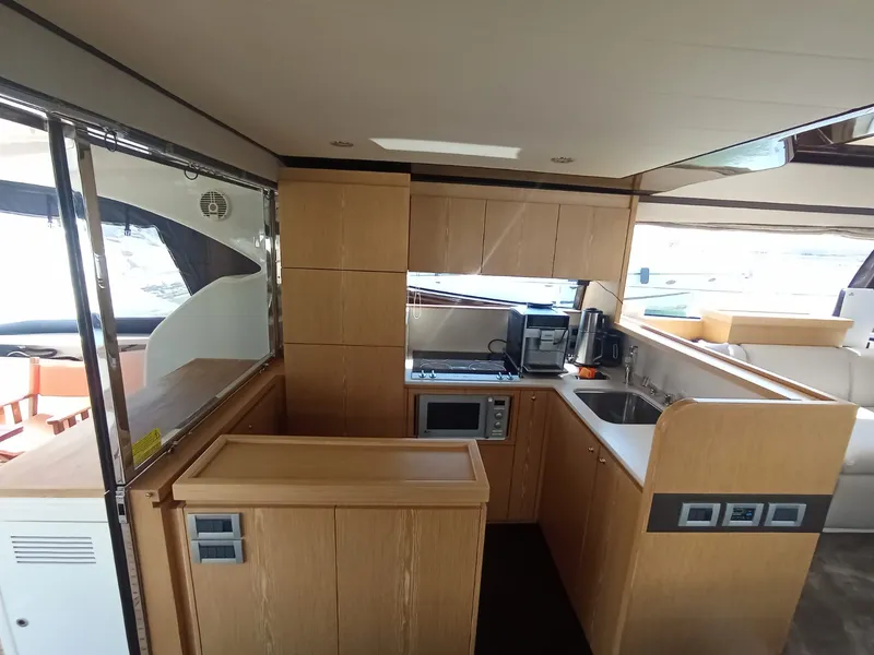 Slide: The Image of Ferretti 560 2010 - 15