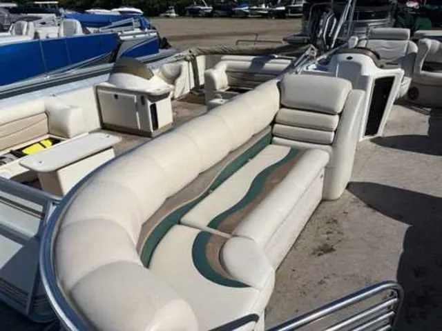 Slide: The Image of Avalon 2425 Paradise Tri Toon 2011 - 9