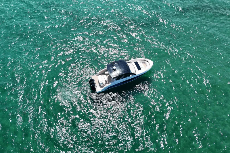 Slide: The Image of Cruisers Yachts 50 GLS Outboard 2026 - 22