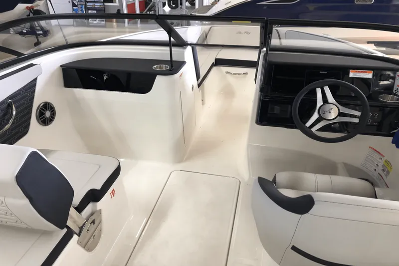 Slide: The Image of Sea Ray SPX 190 2025 - 6