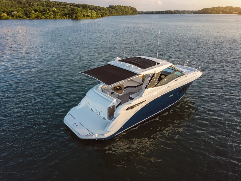 The Image of Sea Ray Sundancer 320 2025 - 0