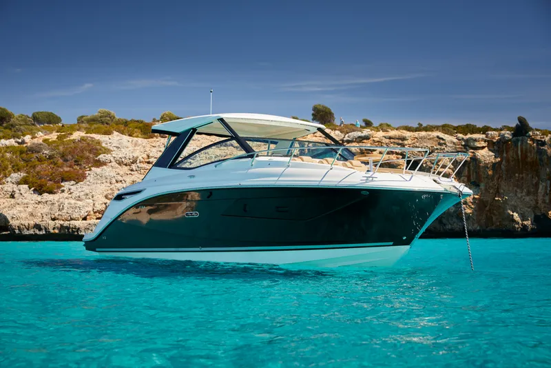 Slide: The Image of Sea Ray Sundancer 320 2025 - 6