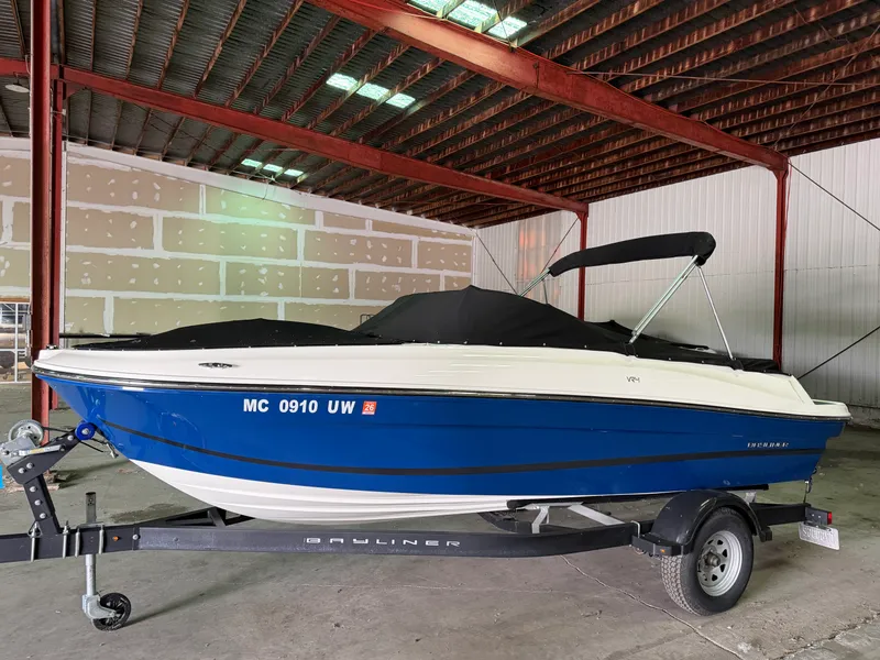 The Image of Bayliner VR4 Bowrider 2023 - 0