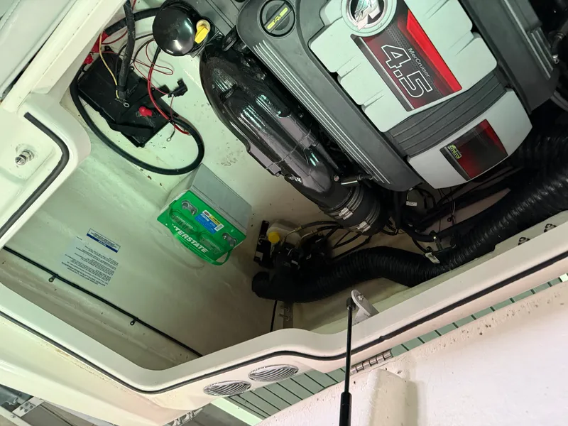 Slide: The Image of Bayliner VR4 Bowrider 2023 - 12