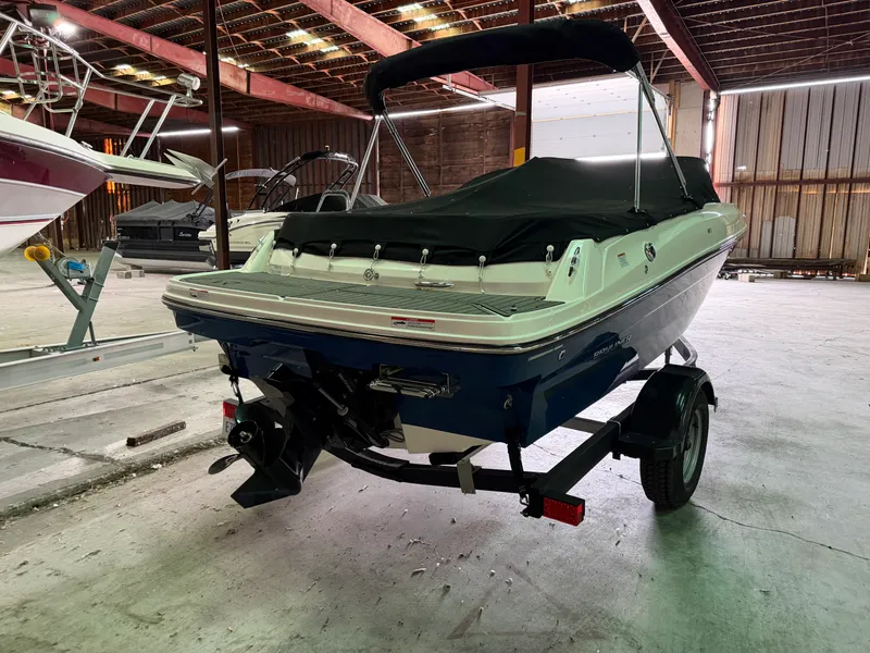 Slide: The Image of Bayliner VR4 Bowrider 2023 - 4
