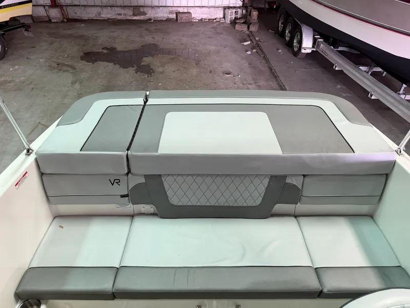Slide: The Image of Bayliner VR4 Bowrider 2023 - 8