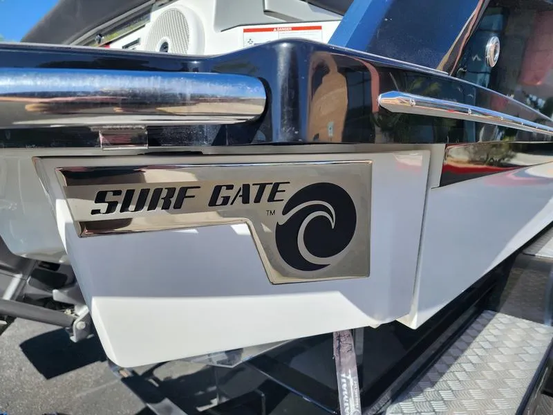 Slide: The Image of Cobalt Boats R8 Surf 2023 - 10