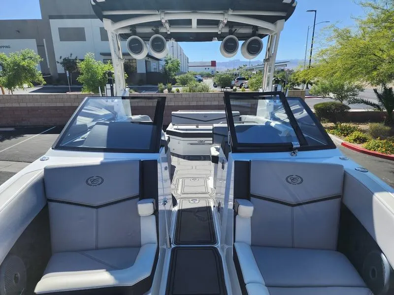 Slide: The Image of Cobalt Boats R8 Surf 2023 - 33