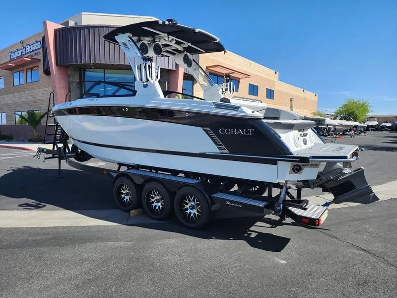 Slide: The Image of Cobalt Boats R8 Surf 2023 - 7