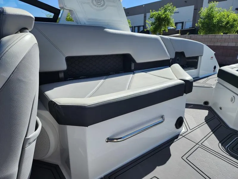 Slide: The Image of Cobalt Boats R8 Surf 2023 - 36