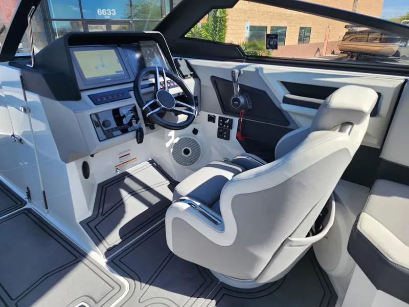 Slide: The Image of Cobalt Boats R8 Surf 2023 - 21