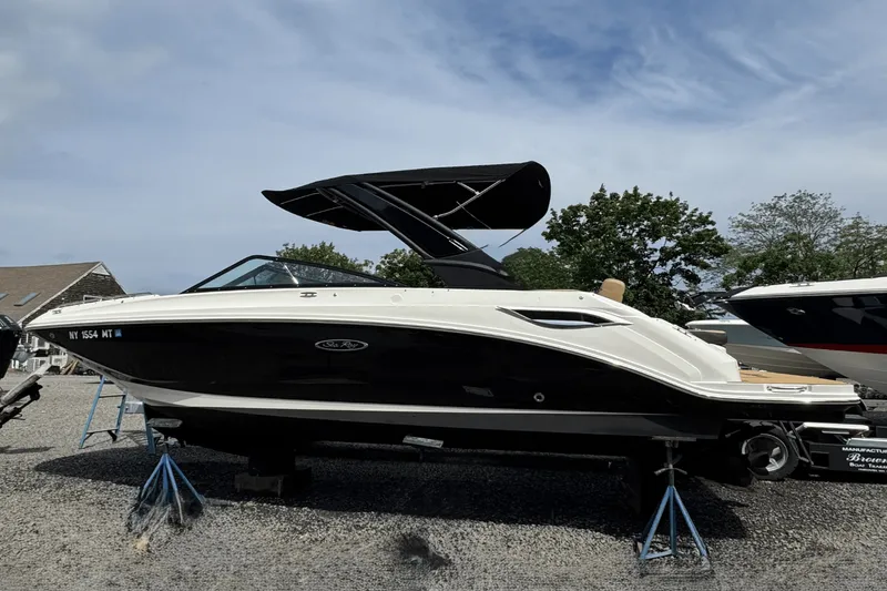 Slide: The Image of Sea Ray SDX 250 2023 - 1