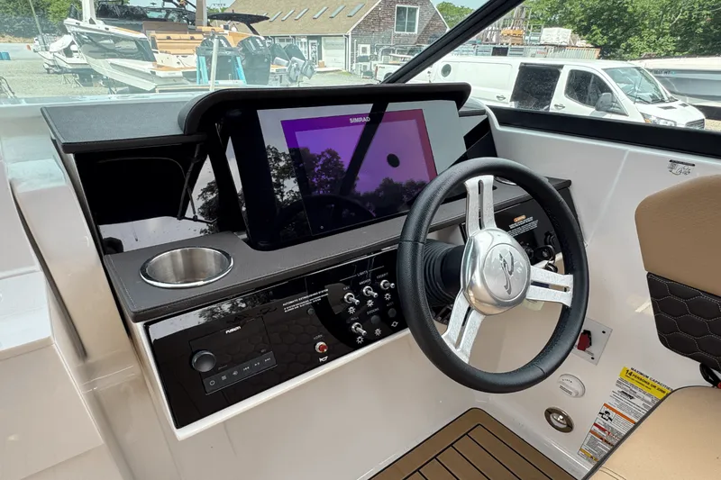 Slide: The Image of Sea Ray SDX 250 2023 - 25