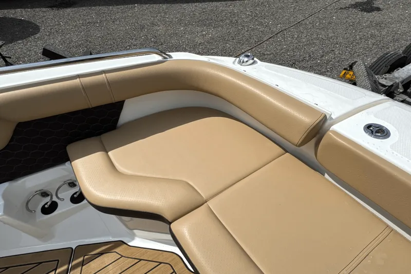 Slide: The Image of Sea Ray SDX 250 2023 - 31