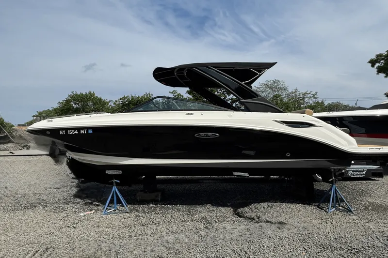 Slide: The Image of Sea Ray SDX 250 2023 - 35