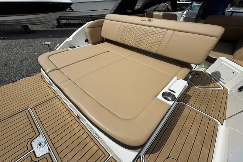 Slide: The Image of Sea Ray SDX 250 2023 - 9