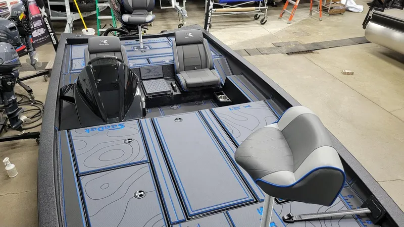 Slide: The Image of 2025 Xpress X21 Pro Bass boat interior with Yamaha Vmax 250 engine, in stock. - 20
