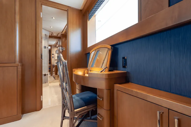 Slide: The Image of Westport 40M 2014 - 108