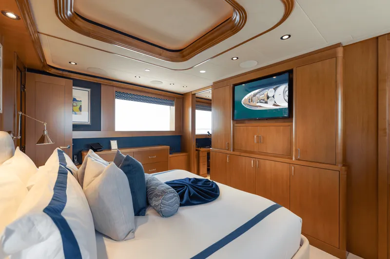 Slide: The Image of Westport 40M 2014 - 110