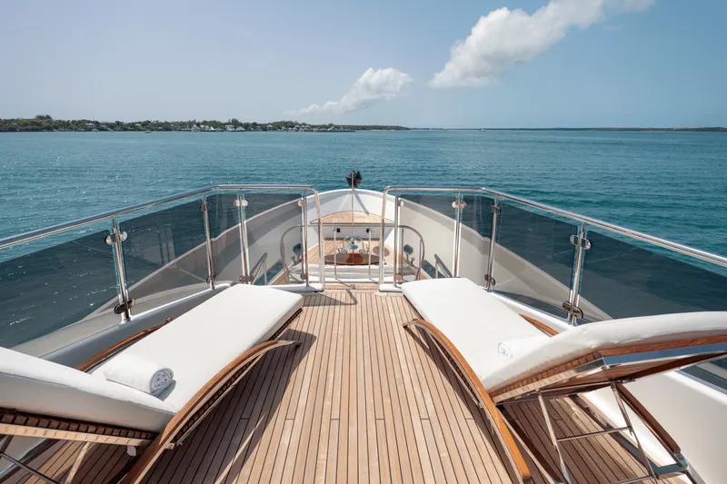 Slide: The Image of Westport 40M 2014 - 32