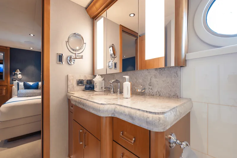 Slide: The Image of Westport 40M 2014 - 82