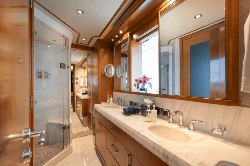 Slide: The Image of Westport 40M 2014 - 97