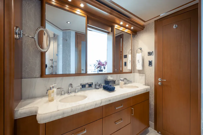 Slide: The Image of Westport 40M 2014 - 99