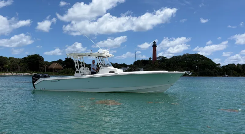 The Image of EdgeWater 320 CC 2017 - 0