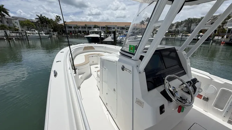 Slide: The Image of EdgeWater 320 CC 2017 - 15