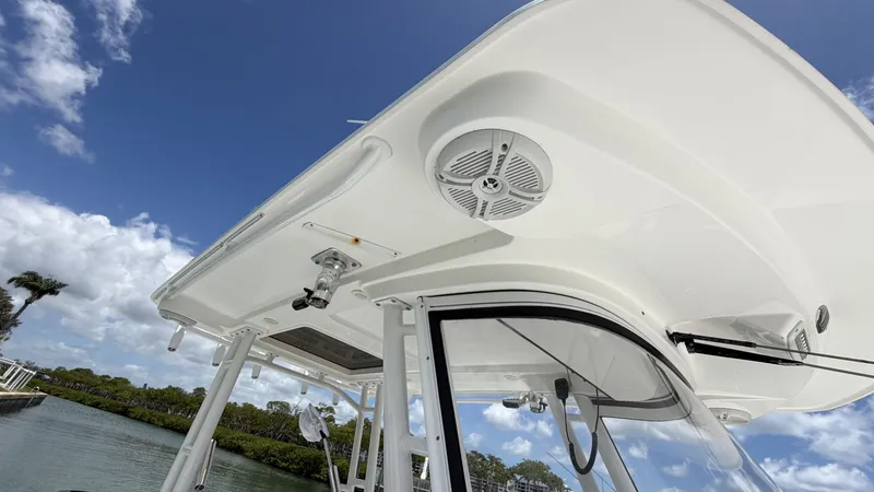 Slide: The Image of EdgeWater 320 CC 2017 - 17