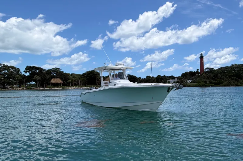 Slide: The Image of EdgeWater 320 CC 2017 - 3