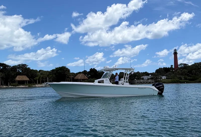 Slide: The Image of EdgeWater 320 CC 2017 - 7