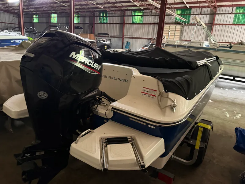 Slide: The Image of Bayliner ELEMENT 180 2023 - 4
