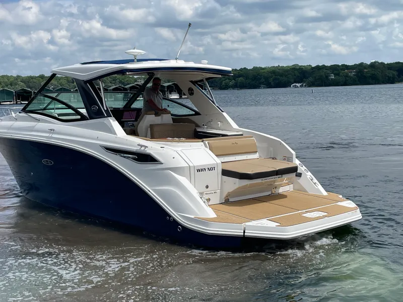 Slide: The Image of Sea Ray 320 DA 2020 - 7