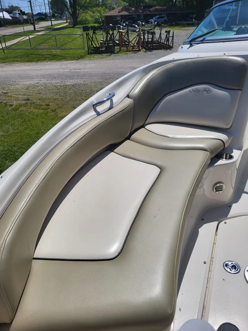 Slide: The Image of Sea Ray SUNDECK 2005 - 10