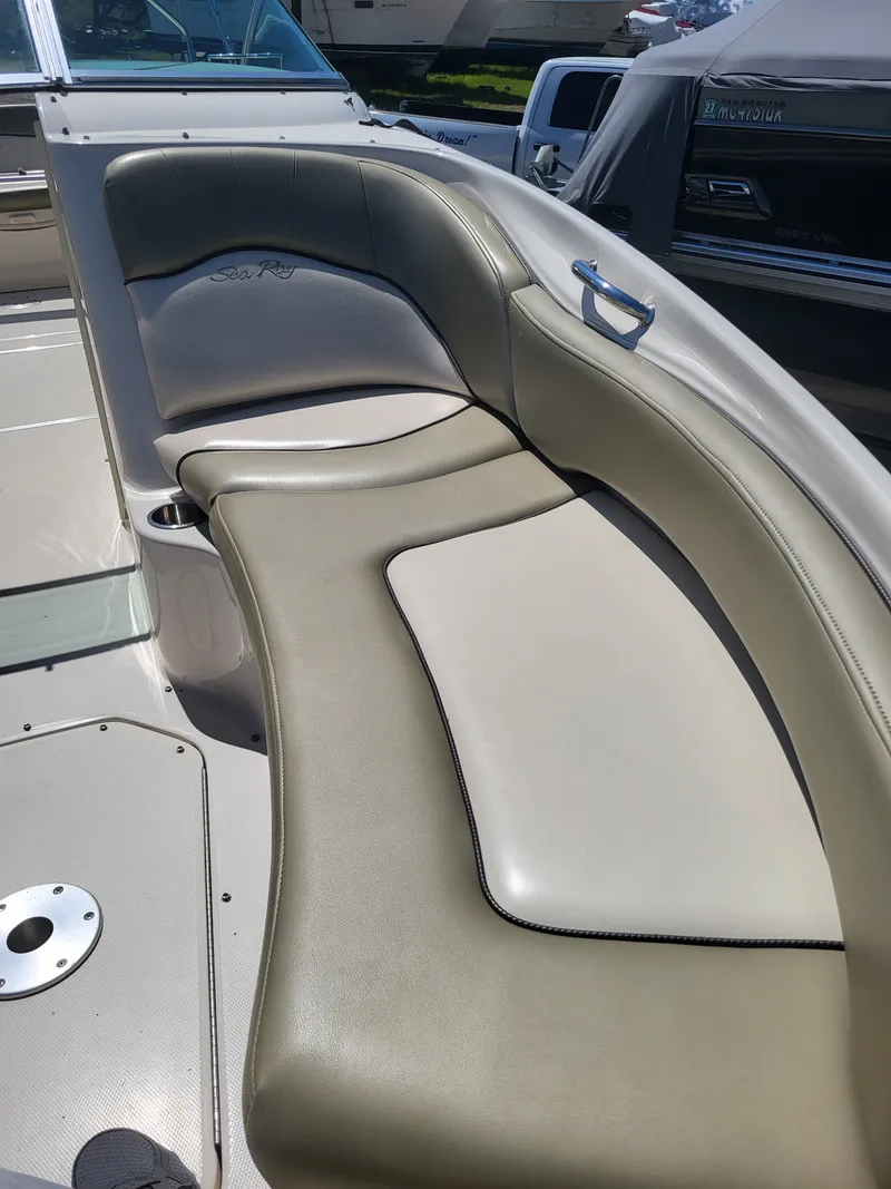 Slide: The Image of Sea Ray SUNDECK 2005 - 12