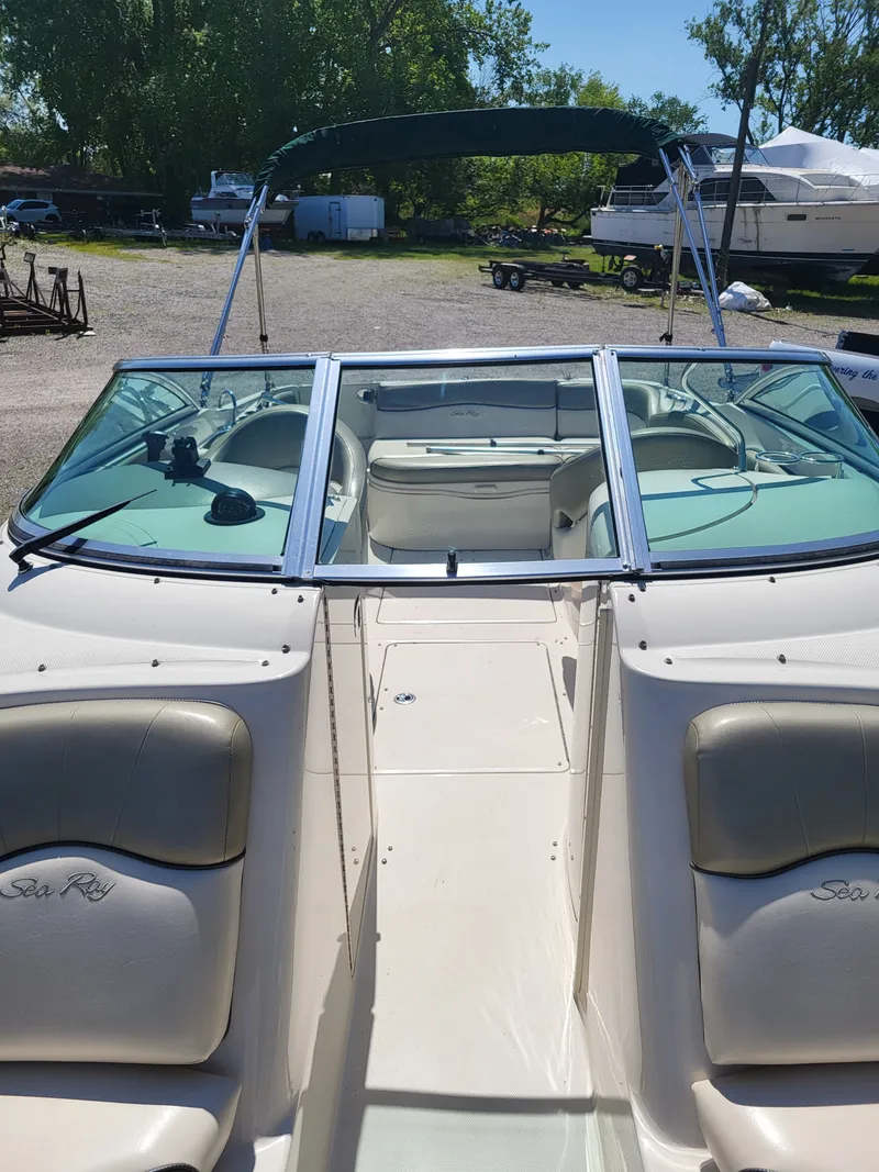 Slide: The Image of Sea Ray SUNDECK 2005 - 15