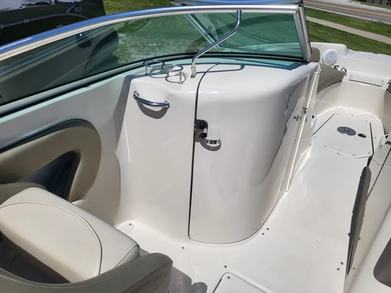 Slide: The Image of Sea Ray SUNDECK 2005 - 16